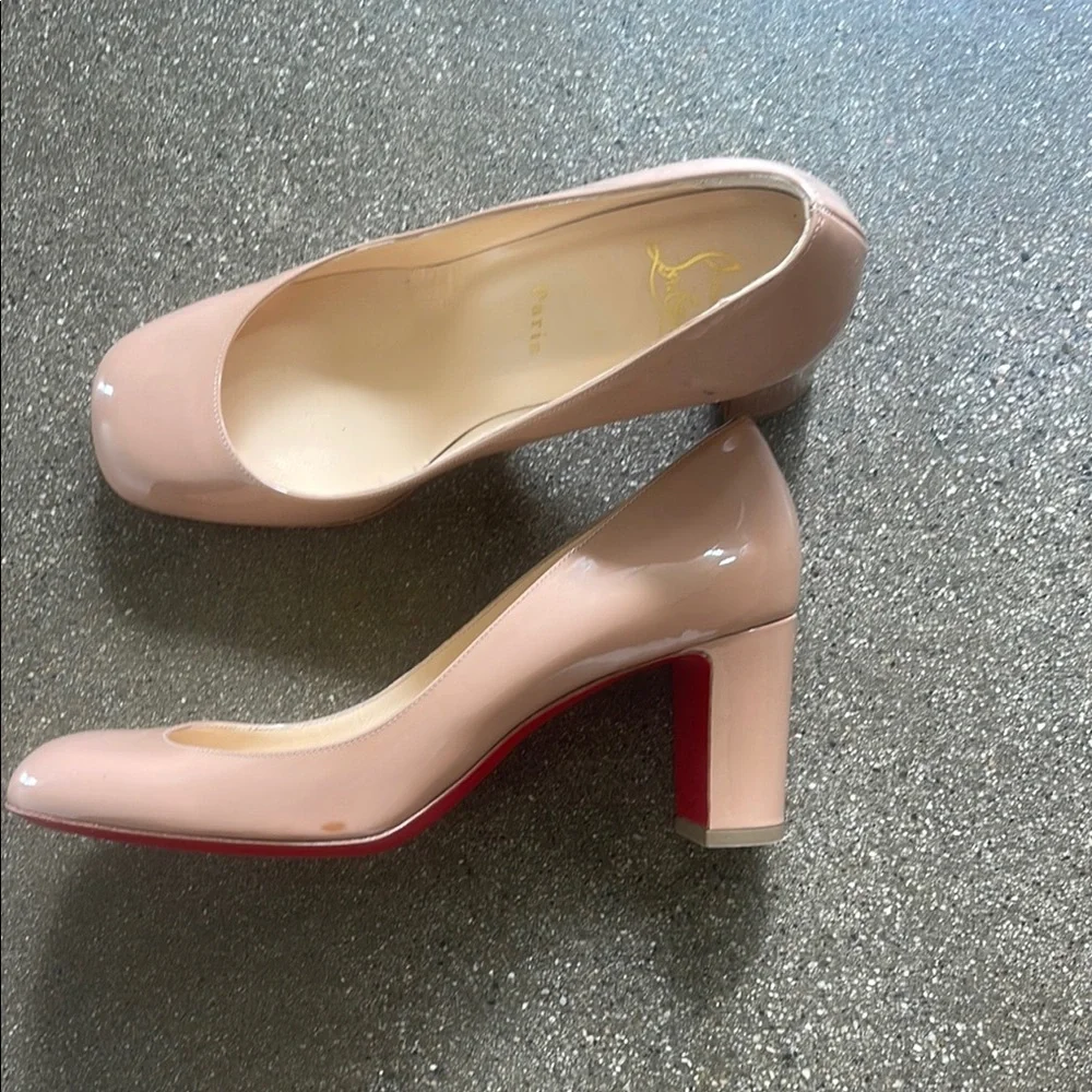 Christian Louboutin Women's Nude Pumps sz 38 1/2 - Picture 5 of 7